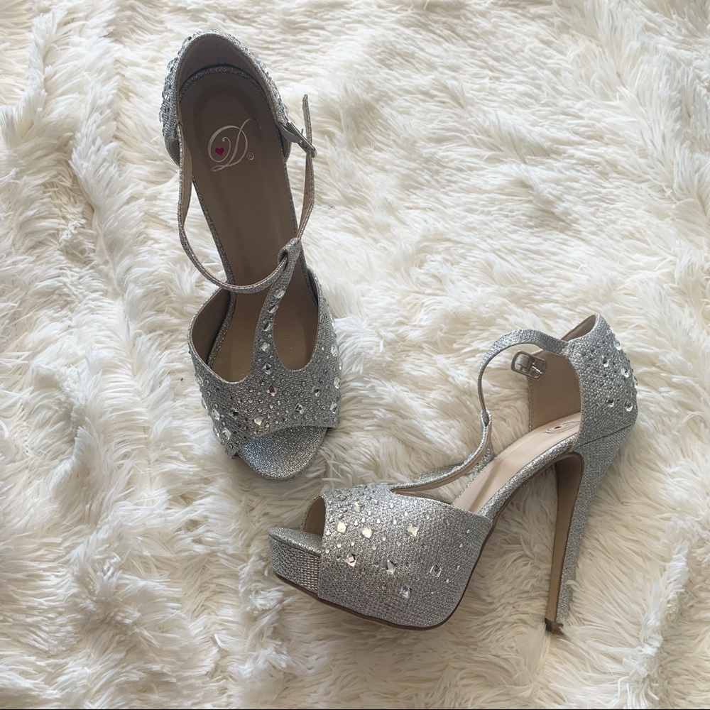💥Heart in D heels